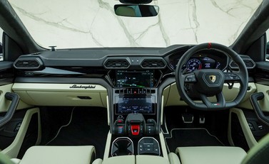 Lamborghini Urus S 19