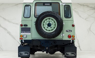 Land Rover Defender 110 Heritage 5