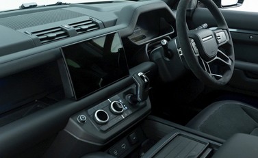 Land Rover Defender 110 V8 15