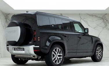 Land Rover Defender 110 XS Edition P400 7