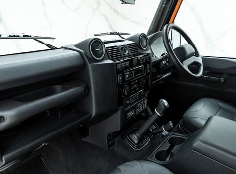 Land Rover Defender 110 Adventure Edition 14