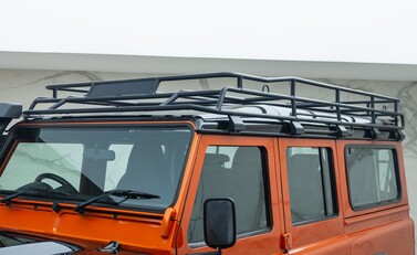 Land Rover Defender 110 ADVENTURE 33