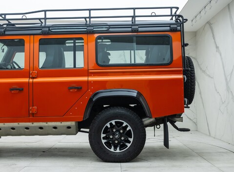 Land Rover Defender 110 ADVENTURE 38