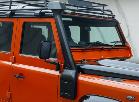 Land Rover Defender 110 ADVENTURE 32