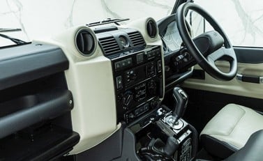 Land Rover Defender 110 Works V8 70th Edition 16