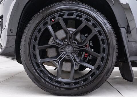 Land Rover Defender 110 V8 P525 URBAN XRS