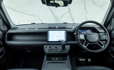 Land Rover Defender 110 V8 16