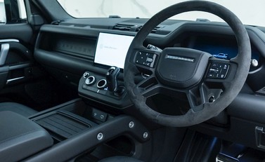 Land Rover Defender 90 V8 9
