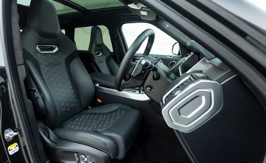 Land Rover Range Rover Sport 5.0 SVR Carbon Edition 11