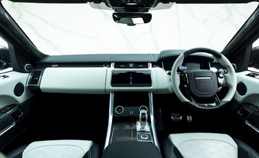 Land Rover Range Rover Sport 5.0 SVR Carbon Edition 17