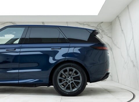 Land Rover Range Rover Sport P440e Dynamic SE 25