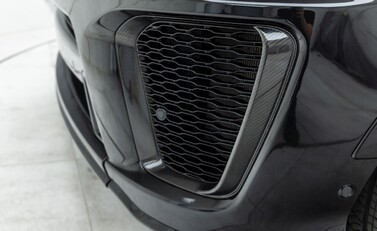 Land Rover Range Rover Sport 5.0 SVR Carbon Edition 30