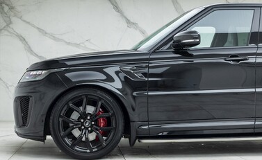 Land Rover Range Rover Sport 5.0 SVR Carbon Edition 36