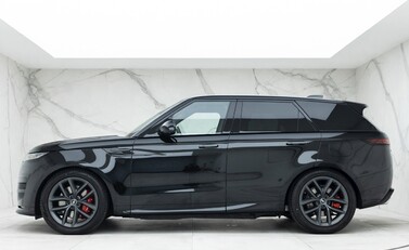 Land Rover Range Rover Sport P440e Dynamic SE 2