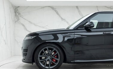 Land Rover Range Rover Sport P440e Dynamic SE 24