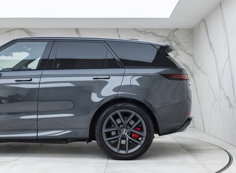 Land Rover Range Rover Sport P440e Dynamic SE 27