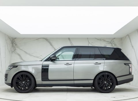 Land Rover Range Rover D300 Westminster Black Edition 2