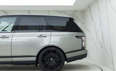 Land Rover Range Rover D300 Westminster Black Edition 24