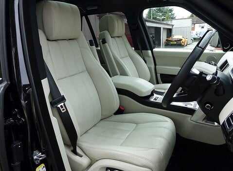 Land Rover Range Rover 4.4 SDV8 Vogue 17