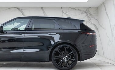 Land Rover Range Rover Velar R-Dynamic D240 HSE 28