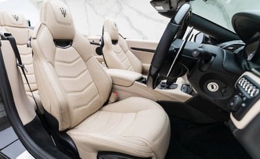 Maserati Grancabrio Sport 13