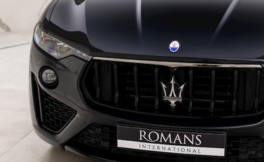 Maserati Levante GranSport Sportivo X Special Edition 22