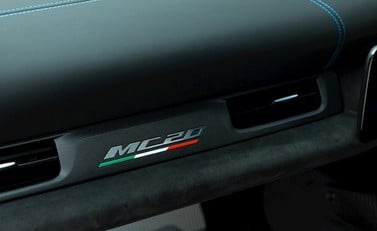 Maserati MC20 16