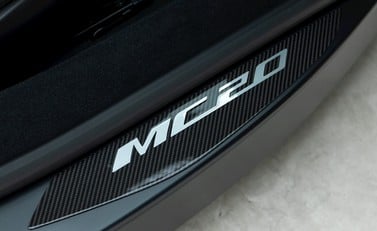Maserati MC20 18