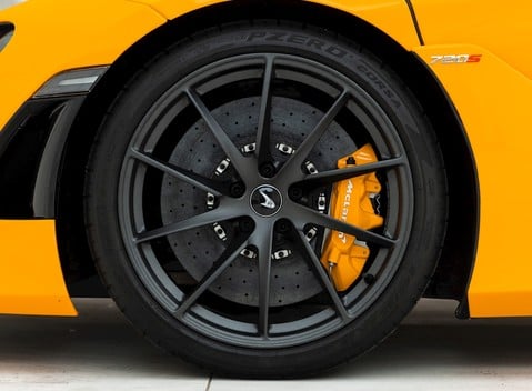 McLaren 720S Performance 10