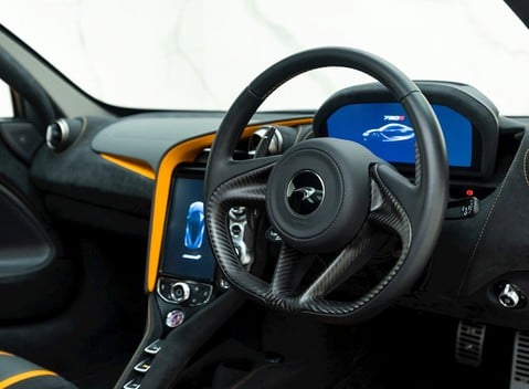 McLaren 720S Performance 11