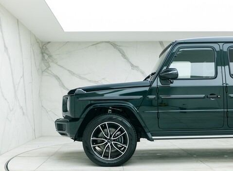 Mercedes-Benz G Series AMG Line Premium Plus 25