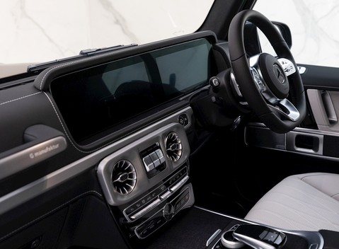 Mercedes-Benz G Series AMG Line Premium Plus 16