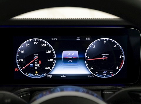 Mercedes-Benz G Series AMG Line Premium Plus 18