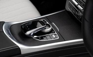 Mercedes-Benz G Series AMG Line Premium Plus 22