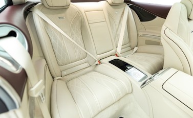 Mercedes-Benz S Class S63 Coupe 13