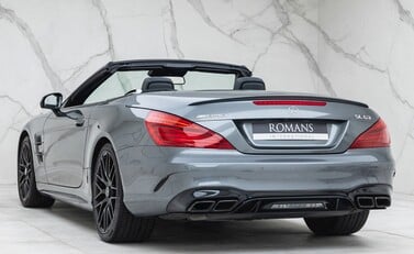 Mercedes-Benz SL Class SL63 4