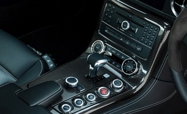 Mercedes-Benz SLS AMG 18