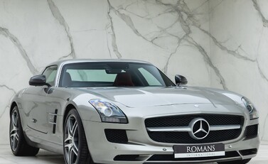 Mercedes-Benz SLS AMG 1