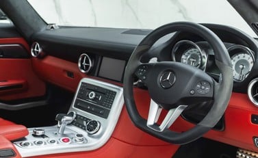 Mercedes-Benz SLS AMG 11