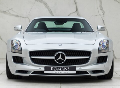 Mercedes-Benz SLS AMG 4