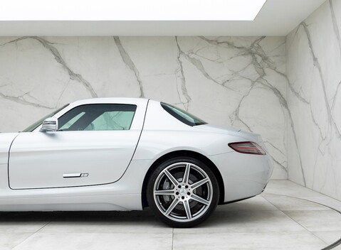 Mercedes-Benz SLS AMG 26