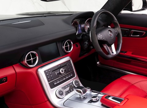 Mercedes-Benz SLS AMG Roadster 15