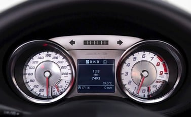 Mercedes-Benz SLS AMG Roadster 16