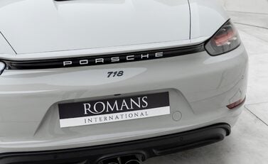 Porsche 718 Boxster Style Edition 24
