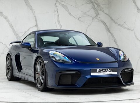 Porsche 718 Cayman GT4 1