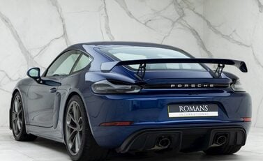 Porsche 718 Cayman GT4 3