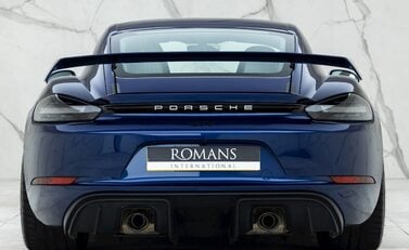 Porsche 718 Cayman GT4 5