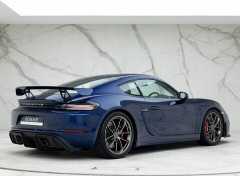 Porsche 718 Cayman GT4 7