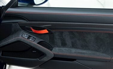 Porsche 718 Cayman GT4 18