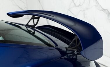 Porsche 718 Cayman GT4 22